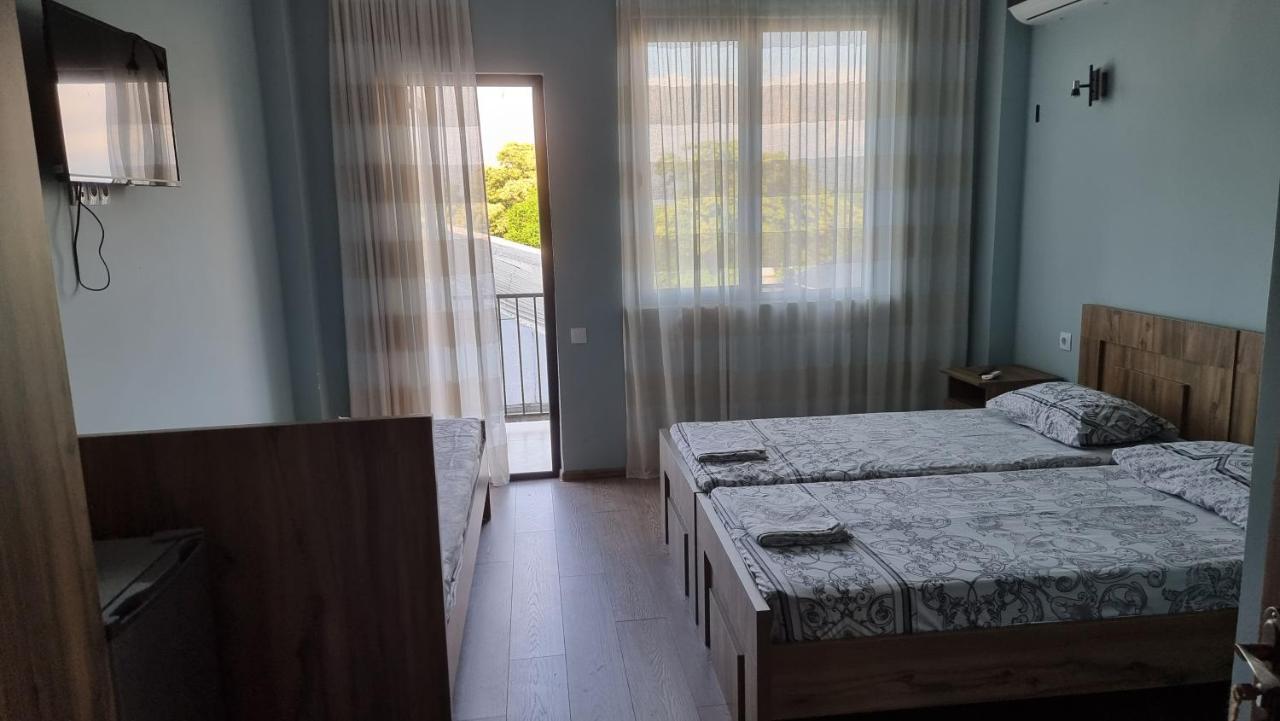 French Hotel Kobuleti Bagian luar foto